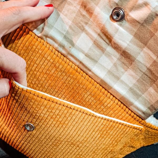 Riñonera Hygge de pana y borreguito – Moda y comodidad en un solo accesorio - Imagen 7