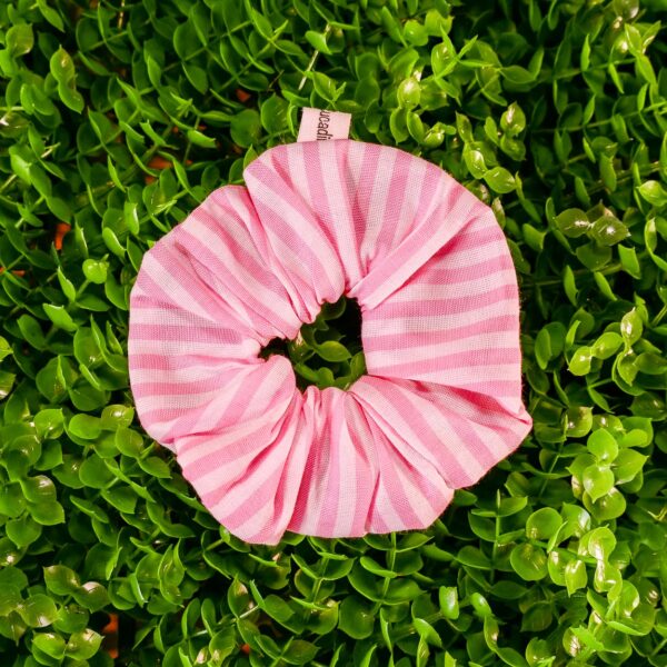 Scrunchies de tela hechos a mano – Colores y estampados variados - Imagen 6