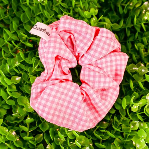 Scrunchies de tela hechos a mano – Colores y estampados variados - Imagen 3