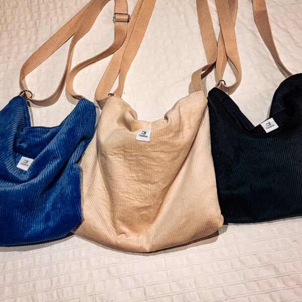 Bolso Winter de pana con asa ajustable – Azul, Beige y Negro