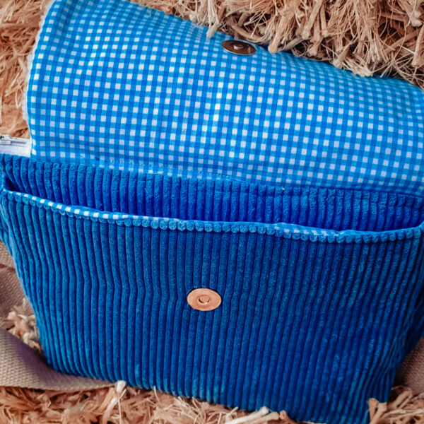 Riñonera Hygge de pana y borreguito – Moda y comodidad en un solo accesorio - Imagen 4