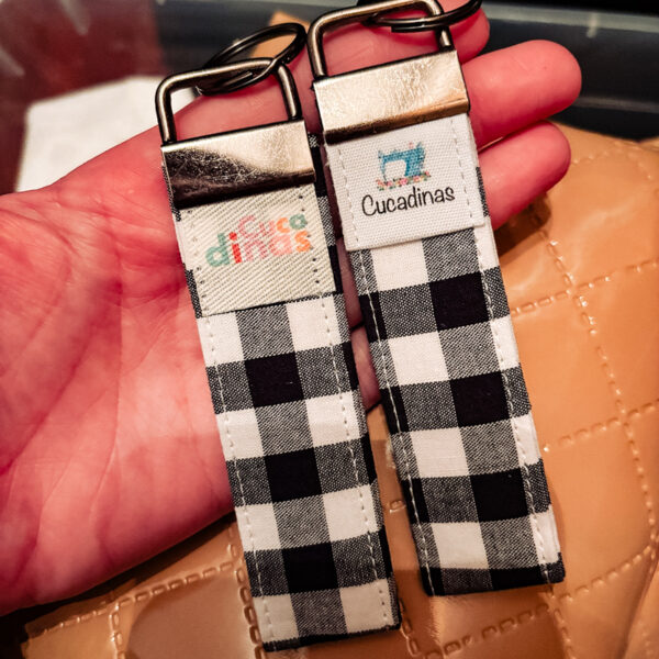 Llavero de tela estampada – Modelos variados - Imagen 4