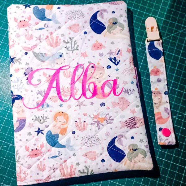 Portadocumentos personalizado con nombre y diseño de sirenas - Imagen 3