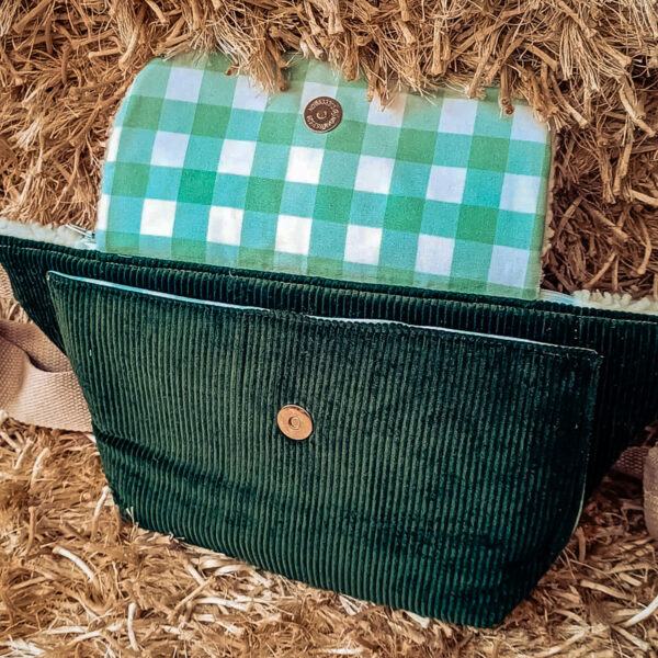 Riñonera Hygge de pana y borreguito – Moda y comodidad en un solo accesorio - Imagen 2